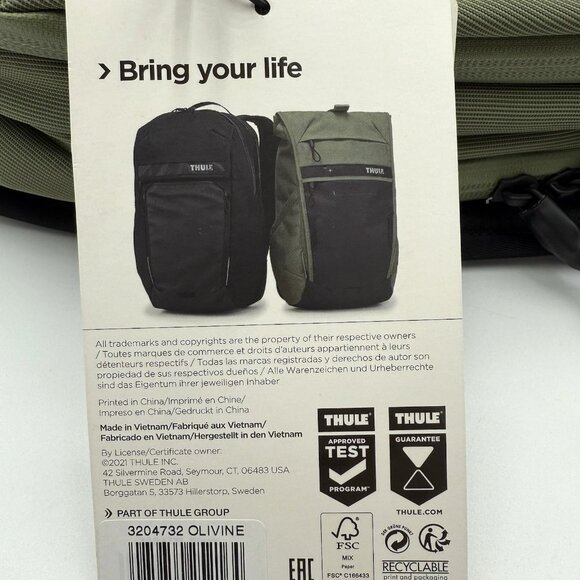 NEW Thule Paramount Commuter Backpack 27L Olivine w Reflective Rain Cover - Picture 10 of 14